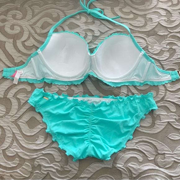 Victoria’s Secret Bikini - Picture 2 of 8